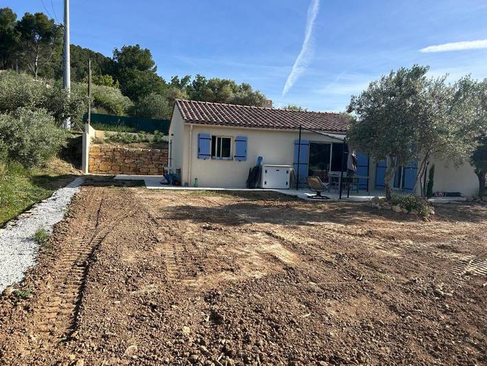 Location de vacances pour 2 personnes, avec jardin et vue à Salernes