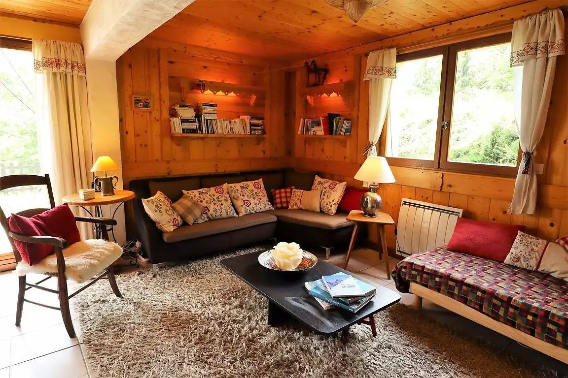 Anfälle bei 15 Minuten. Schönes renoviertes Chalet für 10 bis 12 Personen. in Villard-sur-Doron, Albertville und Umgebung