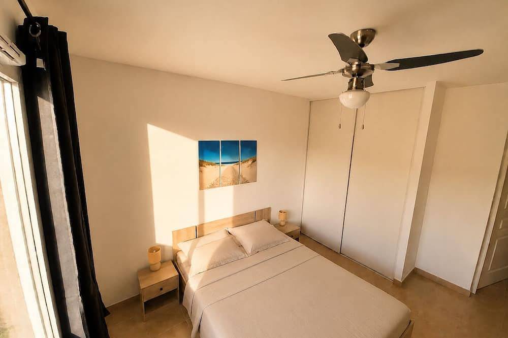 Ganze Wohnung, Air-conditioned two-bedroom apartment with private parking – Beach and downtown L'Île-Rousse within walking distance in L'Île-Rousse, Calvi und Umgebung
