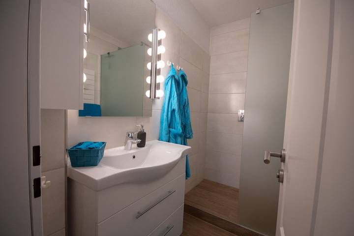 Ferienwohnung für 6 Personen, mit Balkon/Terrasse und Sauna in Sahlenburg - 4