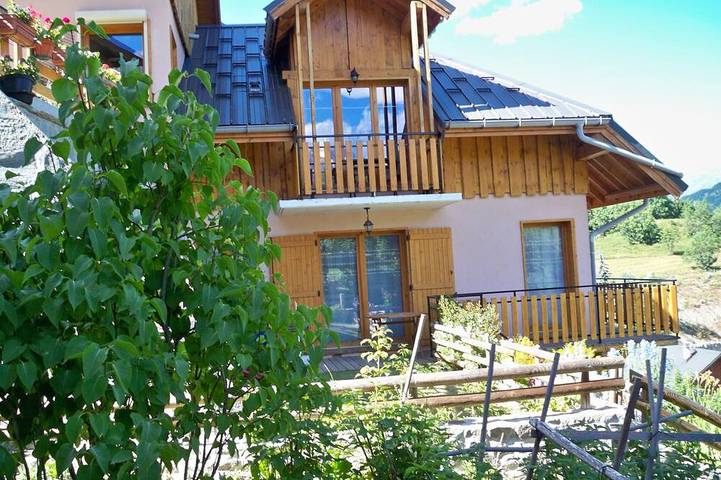 Chalet for 8 people, with garden and balcony - 1