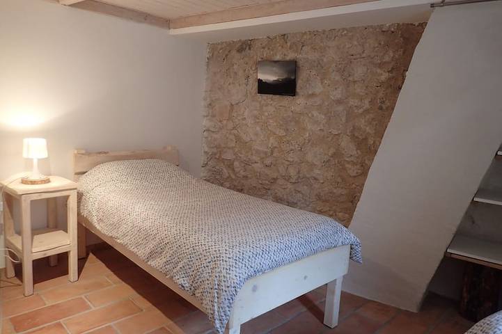 Mas Provençal de charme avec panorama et exposition exceptionnels in Curel, Région de Forcalquier