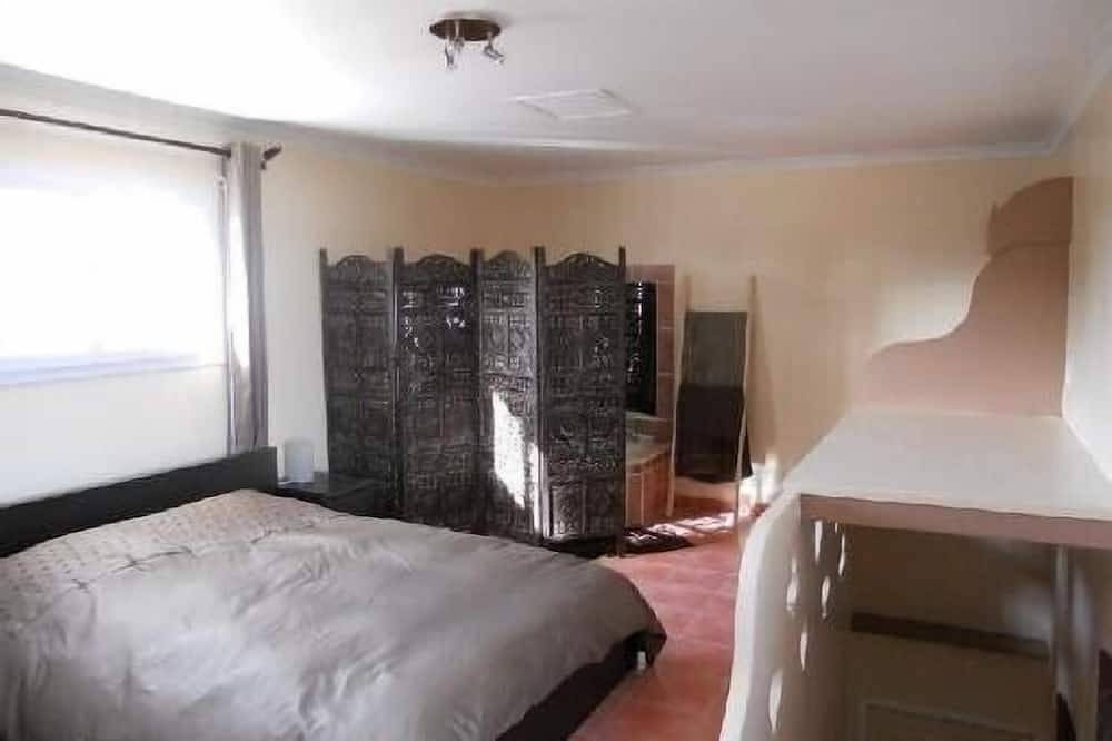 Villa de vacances 8 adultes - chambres clim -lits bb- Promo 22/8/26 au 29/8/26 in Garrigues-Sainte-Eulalie, Région de Nîmes