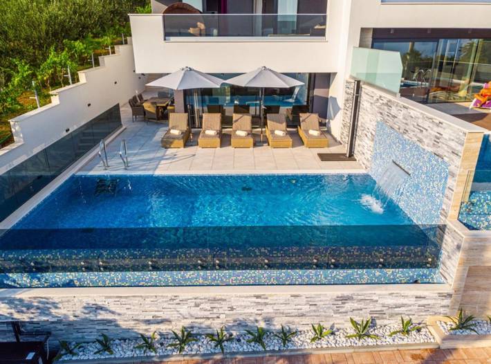 Villa für 8 Personen, mit Meerblick und Balkon sowie Sauna in Crikvenica