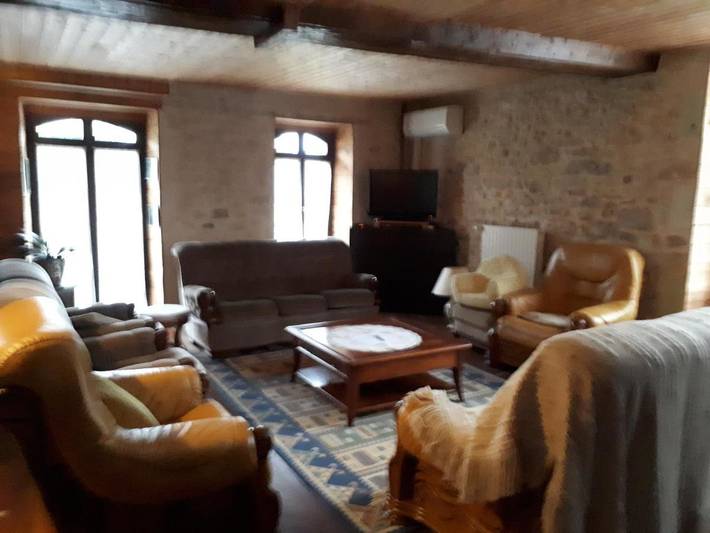 Location de vacances pour 10 personnes, avec Terrasse ainsi que Jardin et Vue à Saint-Varent