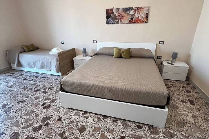 Entire apartment, Vacation Home \"Villa Fava\" a few km. from the Sea, Mountain and Lake in Falciano del Massico, Caserta Province