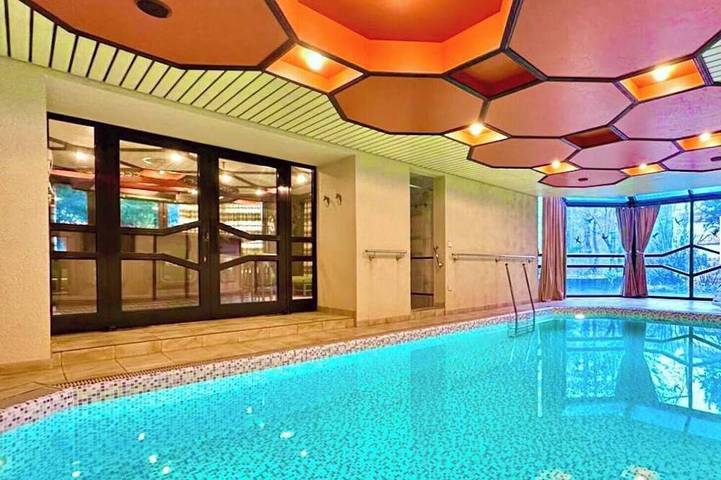 Ferienhaus für 20 Personen, mit Sauna und Balkon sowie Garten in Gernsbach