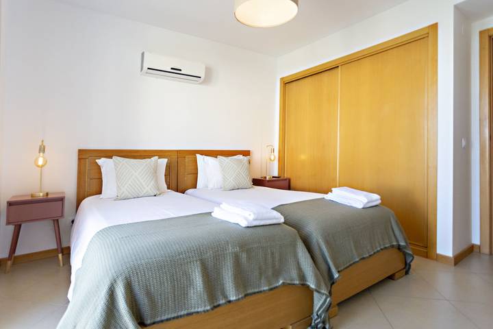 Ferienwohnung für 4 Personen, mit Balkon und Kinderpool - 1