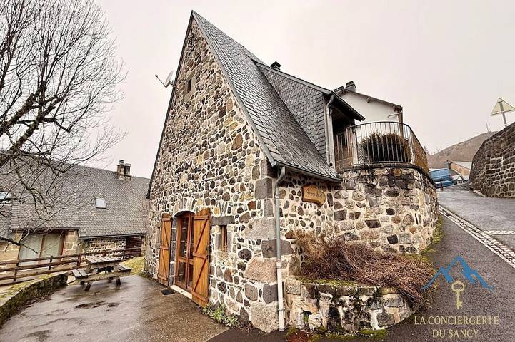 Gîte pour 12 personnes, avec Terrasse et Jardin