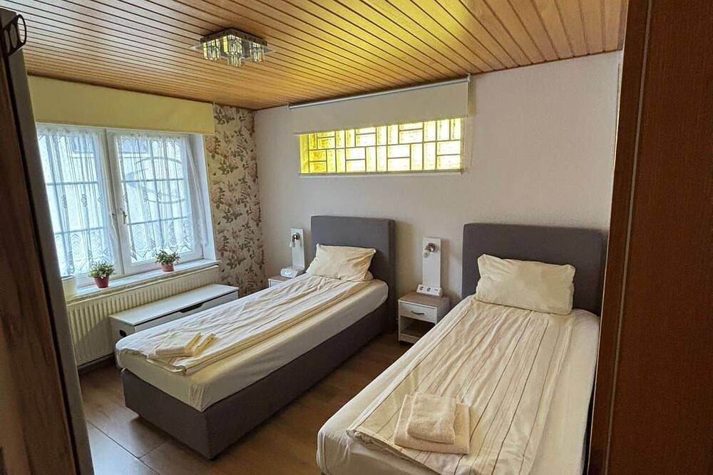 Fuhrkamp 74 - 1 Schlafzimmer mit Wohnzimmer in Neumünster, Schleswig-Holstein Binnenland