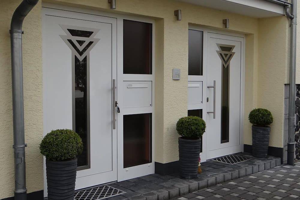 Ganze Wohnung, Wellnessloft mit Sauna und Garten - Appartement/Fewo, Bad, Wc in Ortenberg, Wetterau