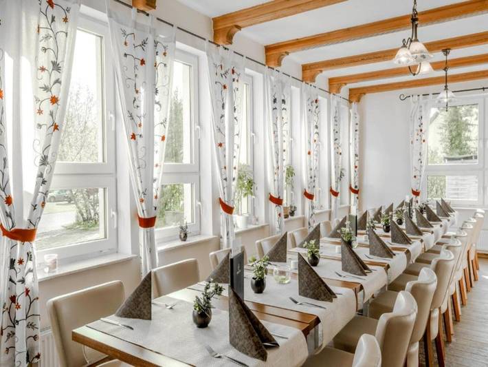 Ganze Wohnung, Rollstuhlgerechtes Zimmer im Kaiserhof Feldberg in Feldberger Seenlandschaft, Mecklenburg-Strelitz