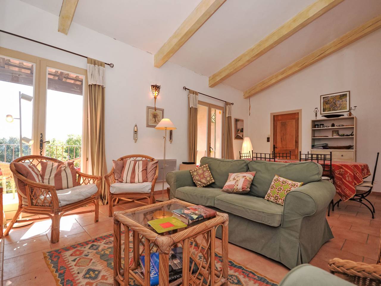 Les Cairnes in Viens, Parc naturel régional du Luberon