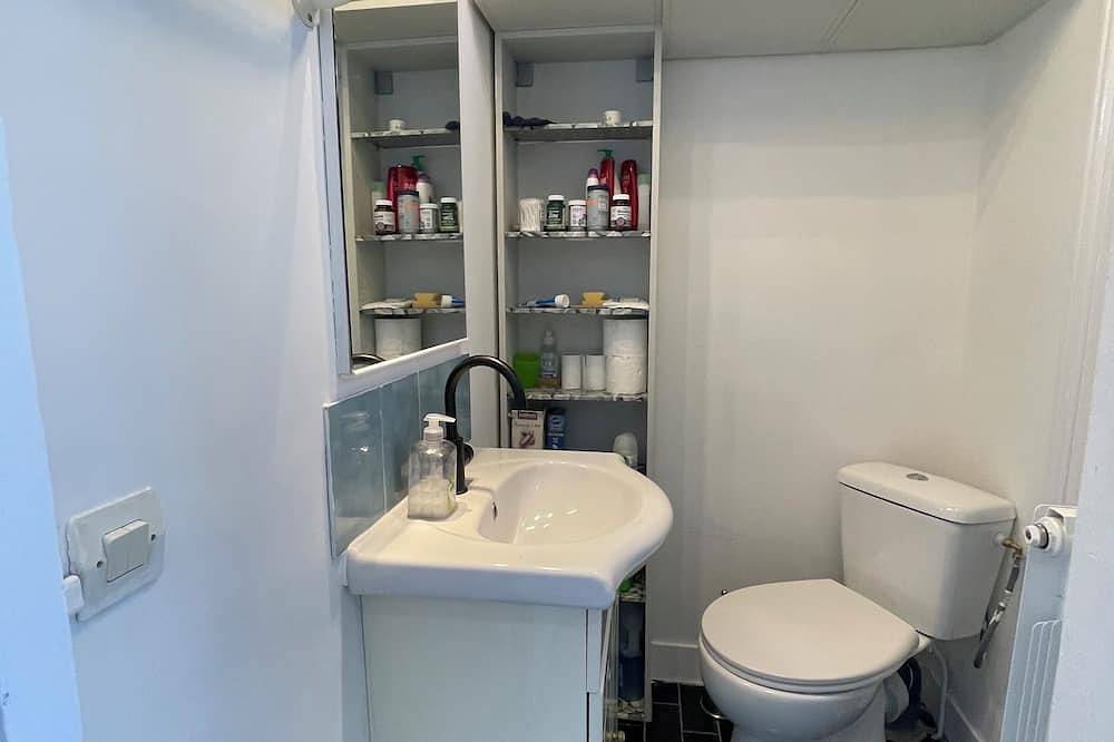 Ganze Wohnung, Nice Apartment sleeps 4, private parking, 500m from Paris 13eme Ivry-sur-Seine in Ivry-sur-Seine, Val-de-Marne