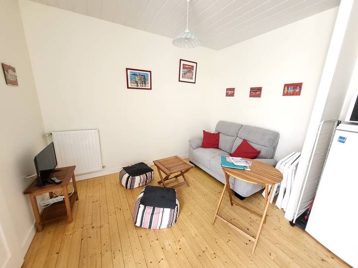 Maison de pêcheur typique à 400m du quai, proche plage, animaux bienvenus, Wifi en option in Les Sables-d'Olonne, Vendée