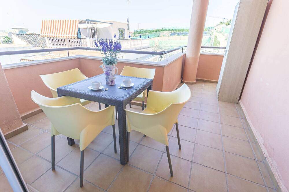 Entire apartment, .Brisa del Peñoncillo in Torrox Costa, Torrox