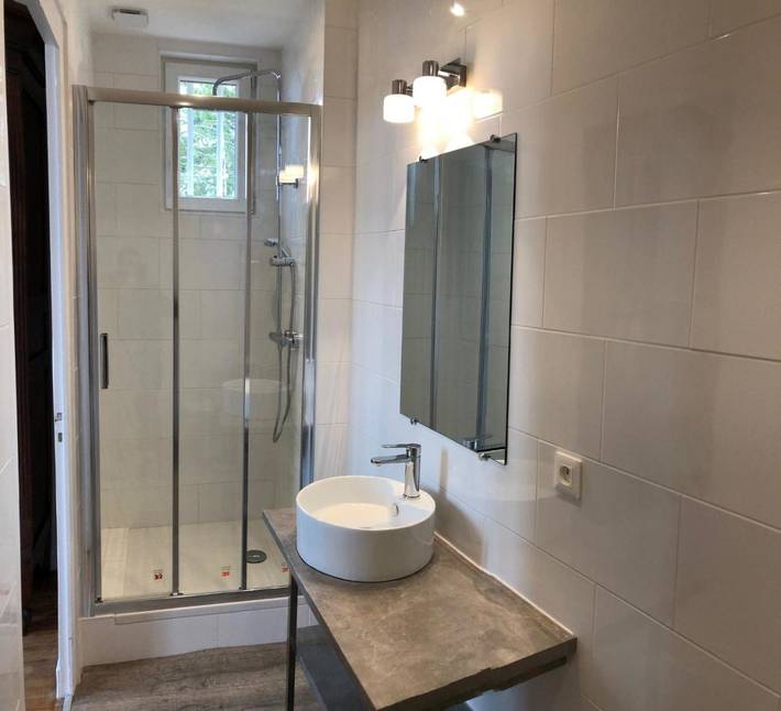 Gîte pour 2 personnes, avec jacuzzi et piscine ainsi que jardin et terrasse à Saint-Michel-de-Fronsac - 4