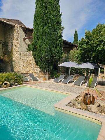 Chambre d’hôte pour 2 personnes, avec jardin et piscine à Saint-Sauveur-de-Cruzières
