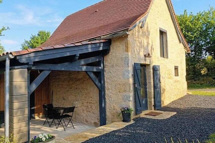 Location de vacances pour 2 personnes, avec Jardin à Rudelle