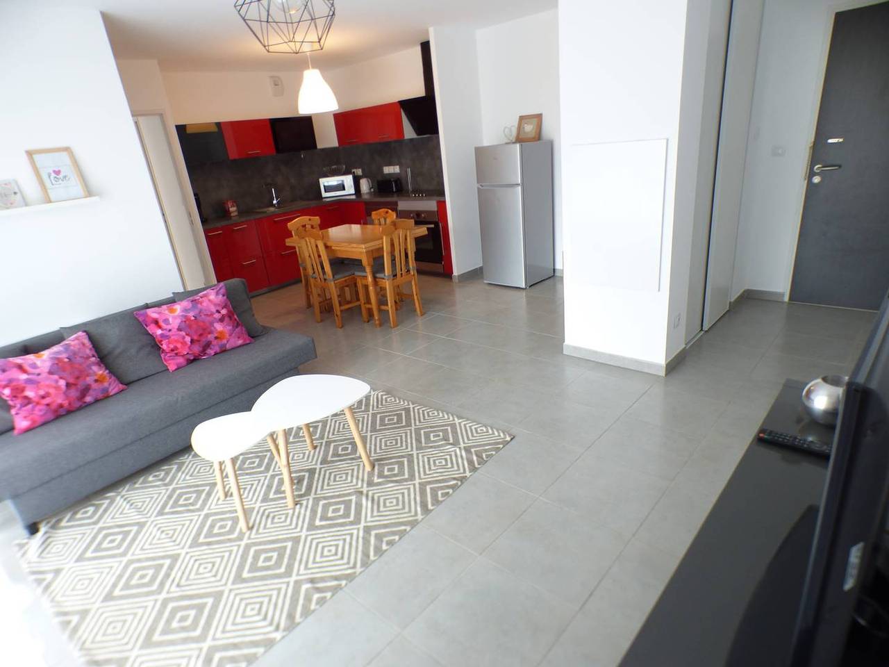 Appartement de vacances entier, Appartement Moderne dans résidence neuve à Mar Vivo in Les Sablettes, La Seyne-Sur-Mer