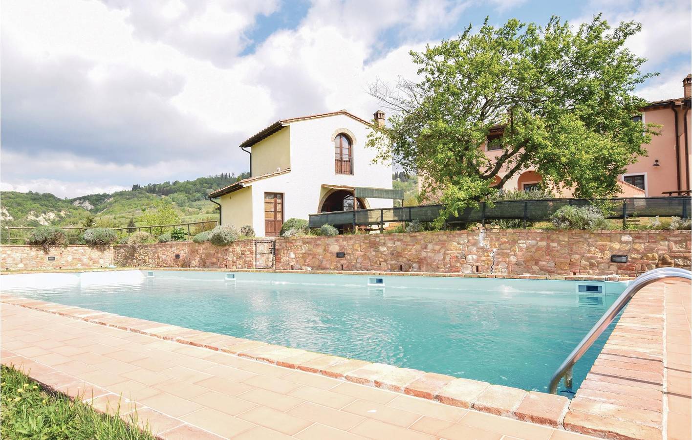 Apartment am Fluss mit Pool und Parkplatz. in Palaia, Pisa Provinz