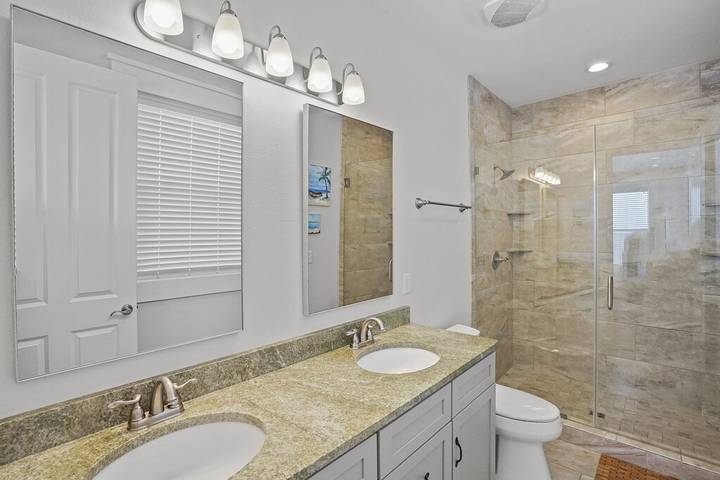 Vacation rental for 14 people, with terrace and hot tub in Cape San Blas