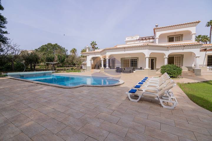 Villa voor 8 personen, met Tuin en Uitzicht in Portimão