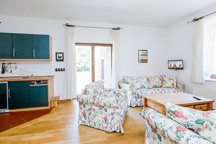 Ferienwohnung für 4 Personen, mit Balkon/Terrasse und Balkon sowie Terrasse und Garten in Barkhagen - 3