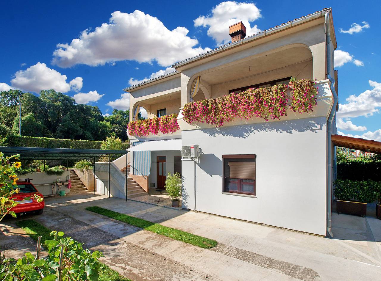 Entire apartment, Vacation apartment for 4 people with terrace in Pula-Medulin, Pula