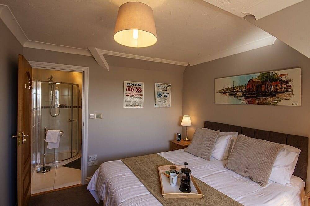 Orchard House, 5 Star Contemporary and Spacious Holidays in Wadebridge Cornwall. in Wadebridge, Cornwall