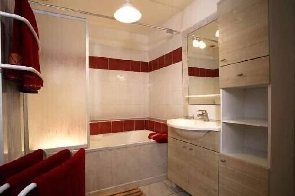 Gite De Caractère Avec Piscine Dans Un Mas Traditionnel Camarguais in Albaron, Arles