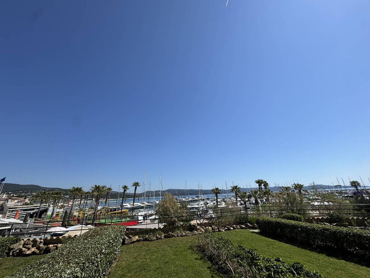 Appartement entier, Appartement avec grande terrasse et garage à Cavalaire-sur-Mer in Cavalaire-sur-Mer, Parc national de Port-Cros