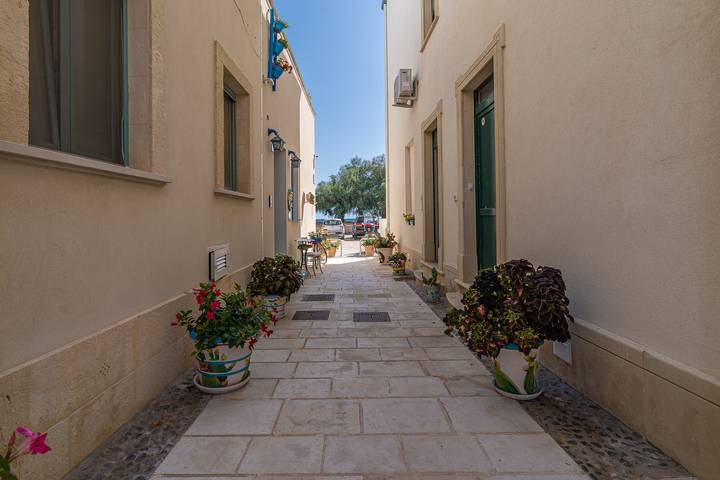 Appartamento intero, Appartamento 'Libeccio Marzamemi' con Balcone, Wi-Fi e Aria Condizionata in Marzamemi, Pachino