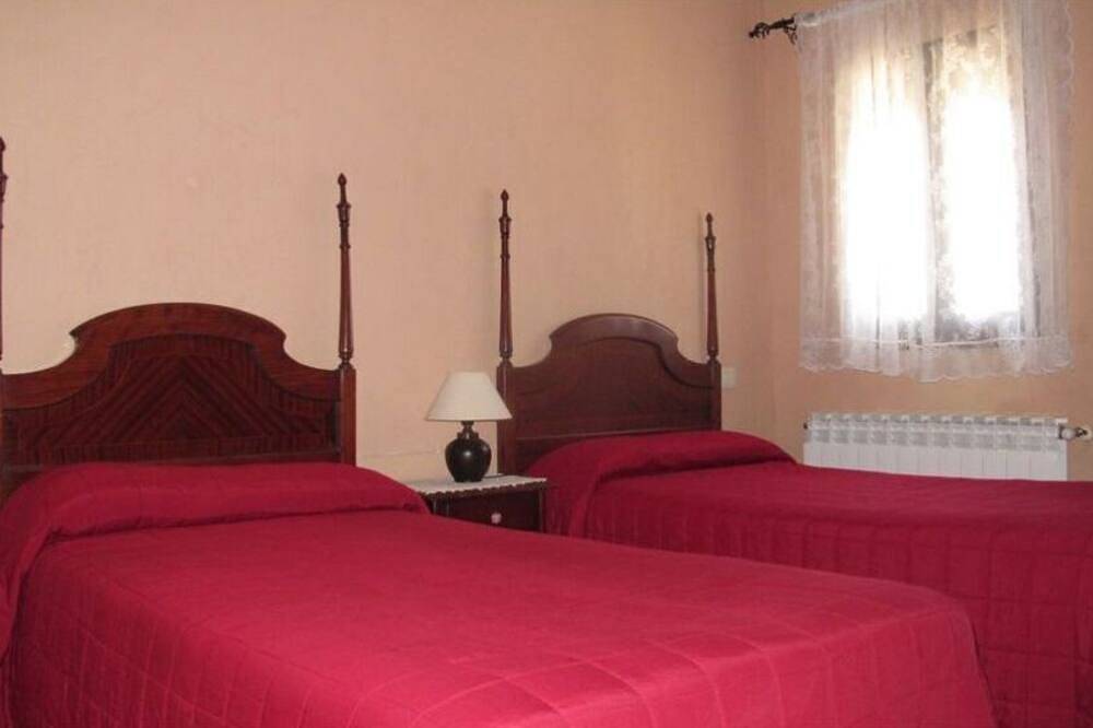 Rural Cortijo in the Natural Park Lagunas de Ruidera, 2 houses, up to 16 pax. in Ruidera, Lagunas de Ruidera Natural Park