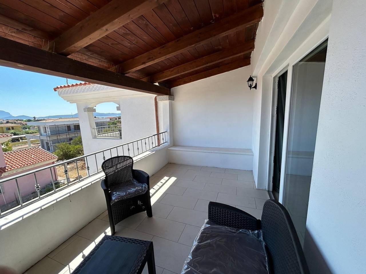 Appartement entier, Appartement 'Bilo Bellissima Vista Mare B8' avec terrasse privée, balcon et climatisation in Pittulongu, Costa Smeralda