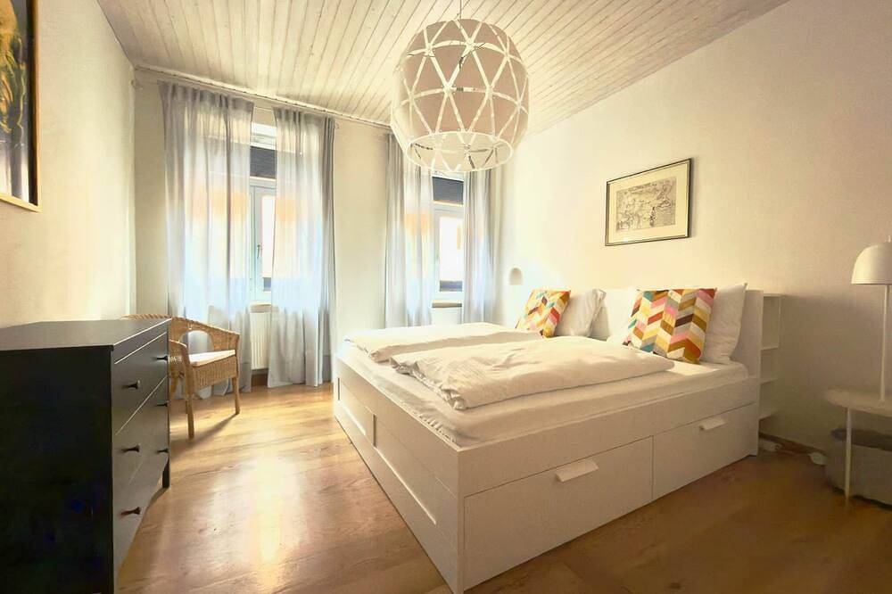 Cozy Rosy (2 Schlafzimmer) in Bamberg, Fränkisches Weinland