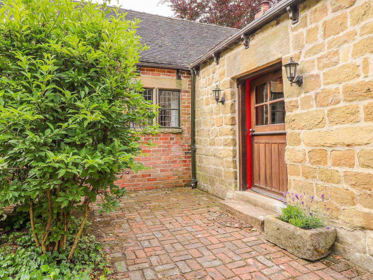 Woodland Lodge in South Wingfield, Derbyshire