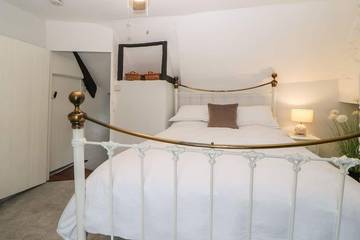 Holiday Home for 2 People in Plymouth, South Devon, Photo 1