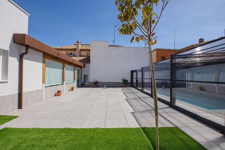 Casa rural para 6 personas, con piscina además de jardín y vistas en La Sagra - 3