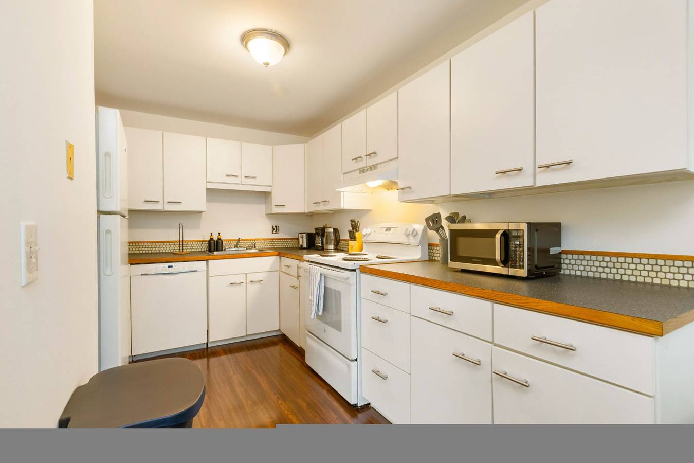 Bright 2Br Lynnwood Retreat in Picnic Point-North Lynnwood, Snohomish County