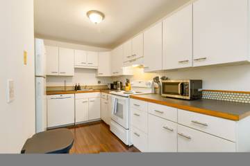 Vacation Rental for 4 Guests in Picnic Point-North Lynnwood, Snohomish County, Picture 3