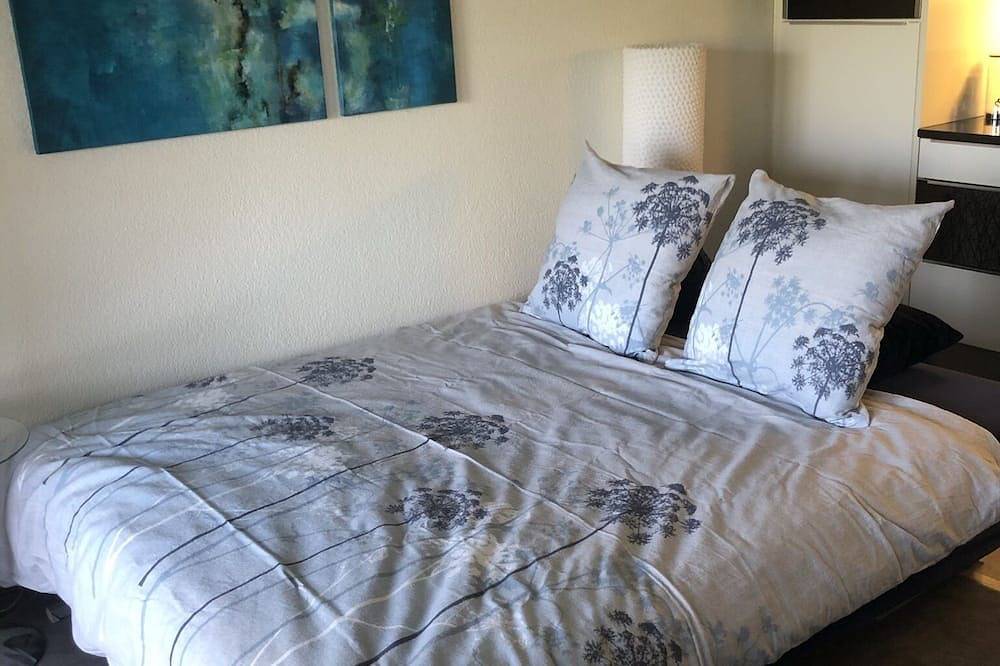 Geheel appartement, Vacation apartment on Lake Thun - magnificent views of the lake and mountains in Spiez, Meer van Thun