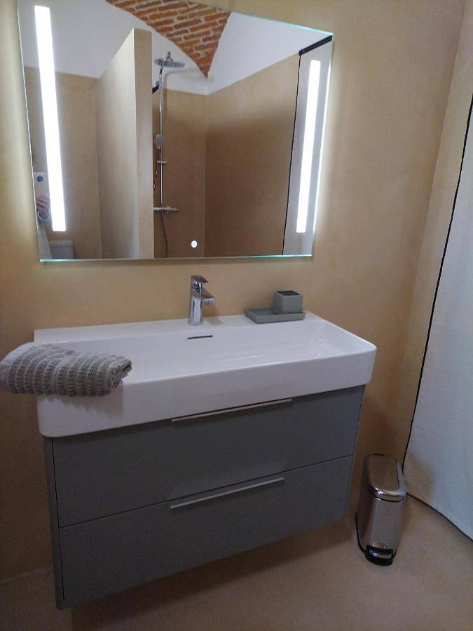 Appartement entier, One-Bedroom Apartment in Aléria, Arrondissement de Corte