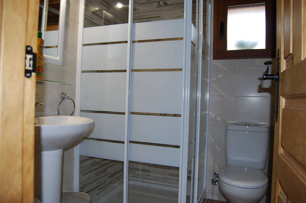 Arroyo Milano Casa Rural para 8 personas con patio in Maello, Provincia de Ávila