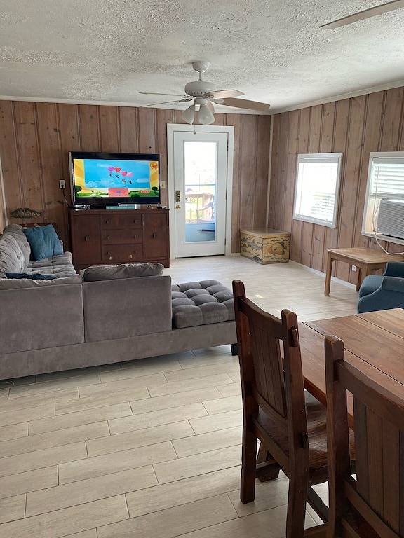 Crystal Beach Cabin - für 7 Personen (3 Blocks vom Strand entfernt) in Crystal Beach, Galveston County
