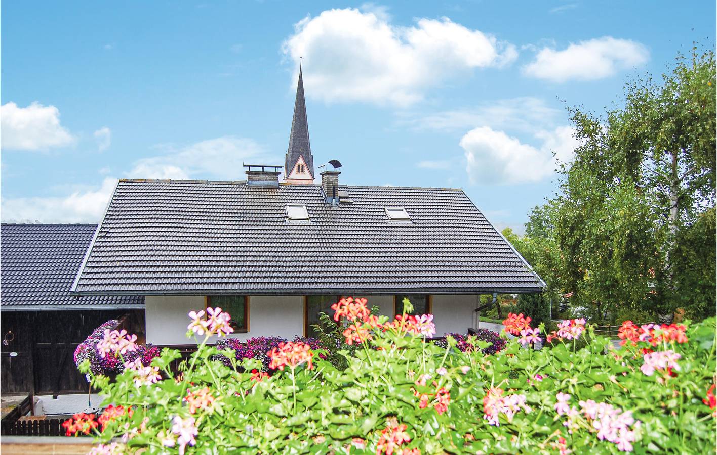 Ganze Ferienwohnung, Wohnung mit Bergblick, Parkplatz und Terrasse in Tuxer Alpen, Rinn