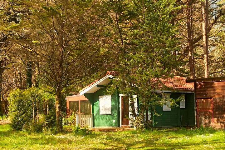 Chalet pour 4 personnes, avec piscine et jardin, animaux acceptés