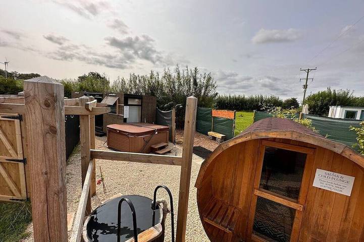 Apartamento entero, Bell Tent + Hot Tub/Sauna in Buckinghamshire