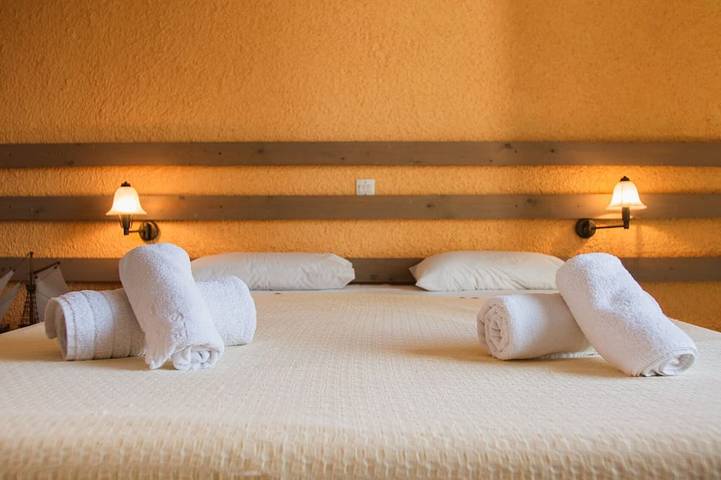 Hôtel pour 2 personnes, avec piscine dans Égine