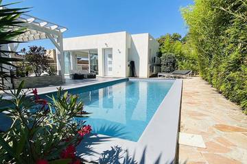 Villa pour 12 personnes, avec balcon et jardin, animaux acceptés à Ajaccio